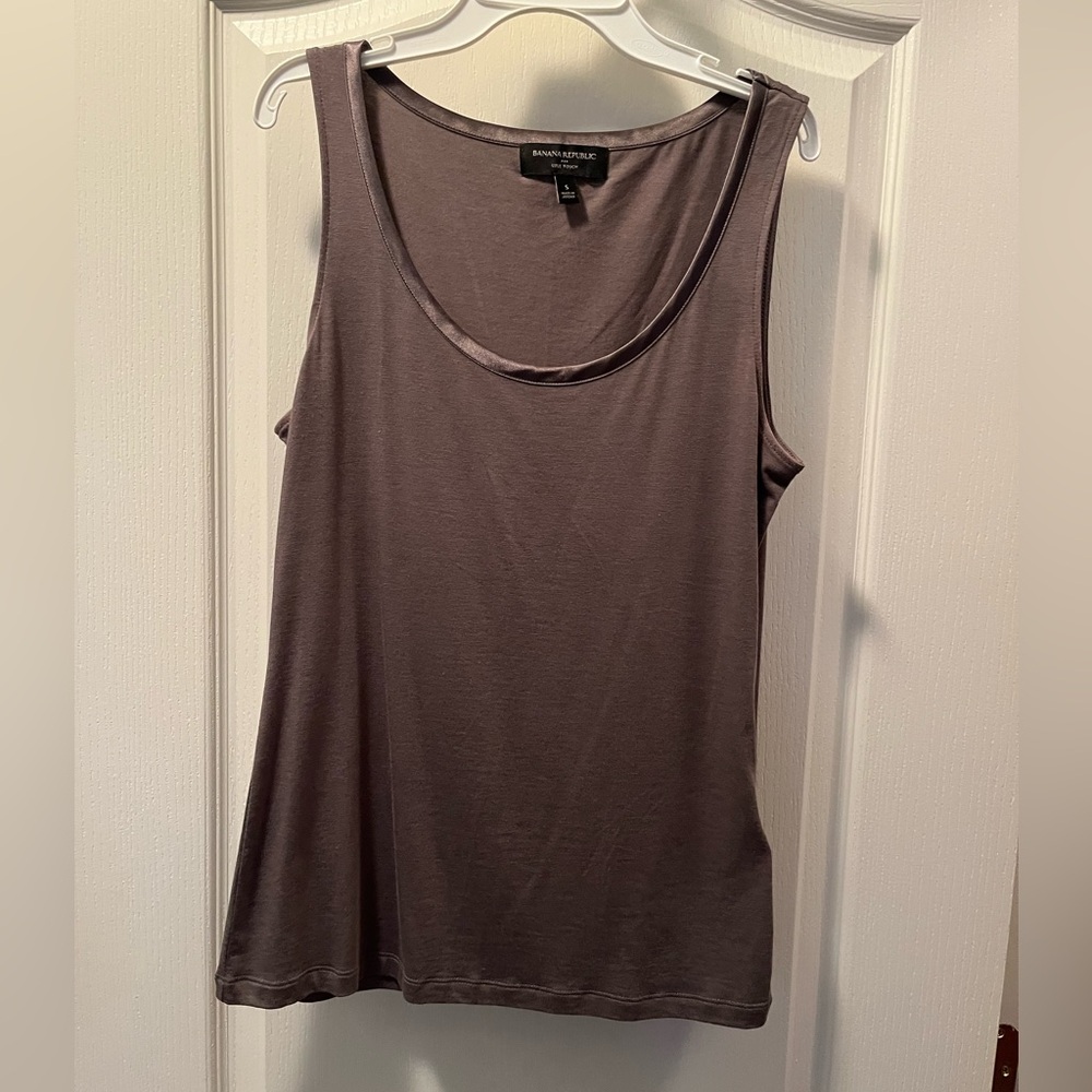 Banana Republic Luxe touch brown tank top.